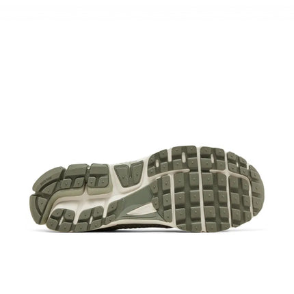 AIR ZOOM VOMERO 5 DARK STUCCO